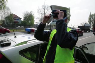 Policjanci testują drony. Obserwują przejścia dla pieszych i kierowców