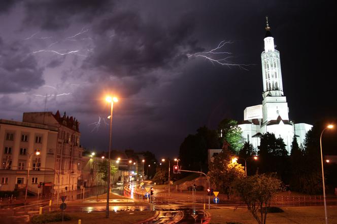 Ostrzeżenia meteorologiczne IMGW dla woj. podlaskiego przed burzami z gradem