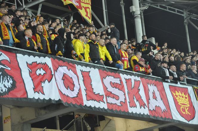Żółto-czerwono na Suzuki Arenie! Zdjęcia kibiców na meczu Korona Kielce - Jagiellonia Białystok