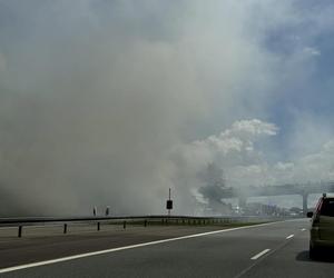 Autokar stanął w ogniu na A4