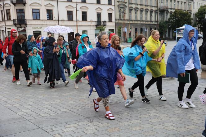 Lubelska Piesza Pielgrzymka na Jasną Górę 2024. Pątnikom deszcz niestraszny!