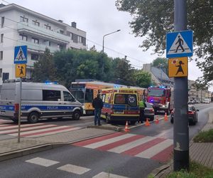 Zderzenie tramwaju z samochodem. Występują duże utrudnienia na ul. Łagiewnickiej