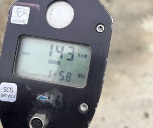37-latek z Bełchatowa pędził jak szalony! W terenie zabudowanym przekroczył prędkość o 73 km/h