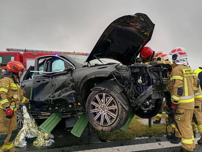 Koszmarny wypadek na A1 między Nowymi Marzami i Grudziądzem. Dwie osoby ranne! [ZDJĘCIA]