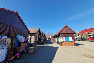 Handlarze grzmią: „pucki manhattan umiera”. Czy to koniec targowiska? Zapytaliśmy władze miasta