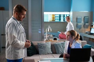 Na dobre i na złe odc. 927: Maks Beger (Tomasz Ciachorowski), Gloria (Aleksandra Grabowska)