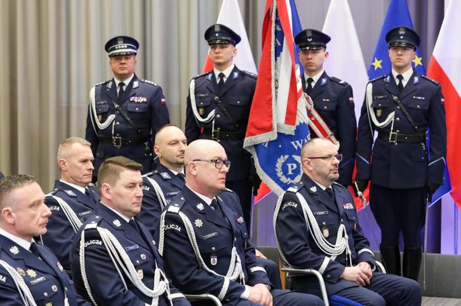 Z narażeniem życia ratowali innych. 81 policjantów odebrało medale 