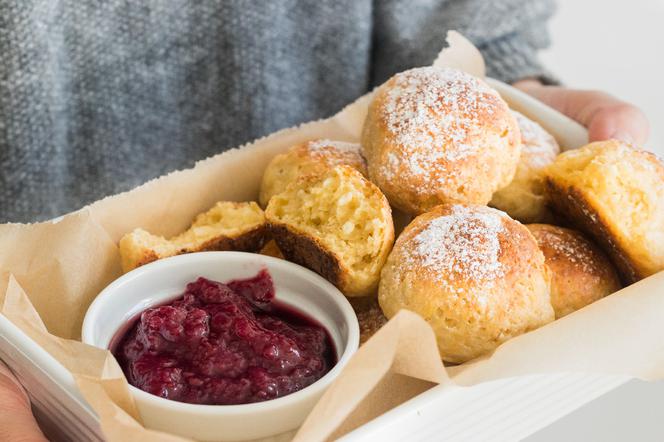 Pączki pieczone - przepis na pączki z piekarnika