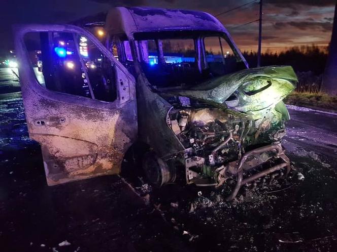 Wypadek w Kopciowicach. Bus stanął w płomieniach! W środku byli pasażerowie