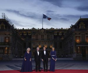 Emmanuel Macron zachwycony królową Camillą! Nie powstrzymał się od całusów