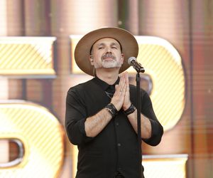 Znany dziennikarz i brat pogodynka TVP na scenie w Opolu. Grają w jednym zespole! Mało kto o tym wiedział 