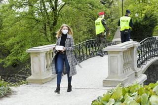 Gwiazda Przyjaciółek w parku bez maseczki. Wszystko przez głód