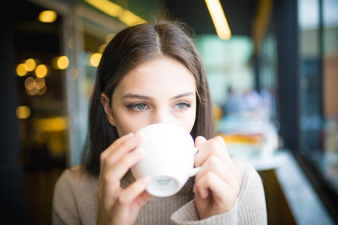Kawa rozpuszczalna lepsza od sypanej? Znany dietetyk tłumaczy