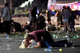 Zasłonił żonę własnym ciałem! Dramatyczne historie ofiar masakry w Las Vegas! 59 osób nie żyje, 527 rannych