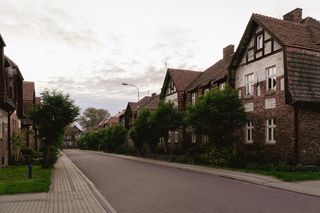 Jeden lokalny budowniczy zaprojektował całe osiedle robotnicze. Niemal każdy dom jest inny. Dziś są zabytkami