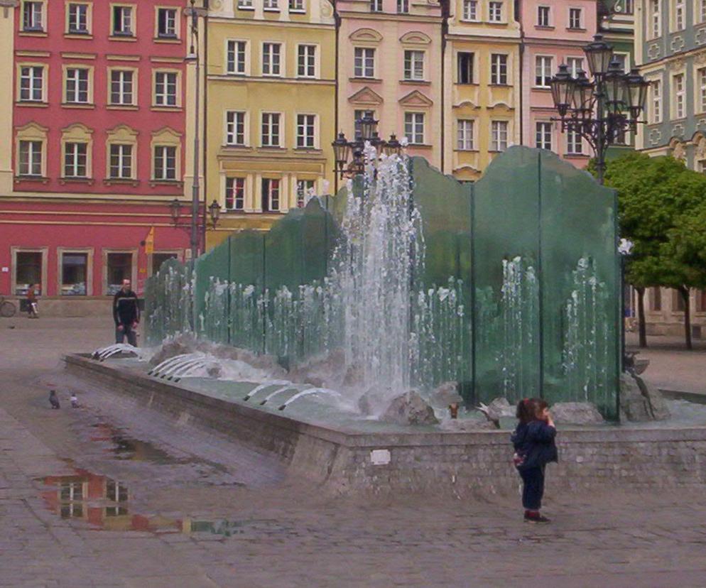 Fontanny we Wrocławiu znowu działają. Kiedy zostanie włączona fontanna na Rynku?