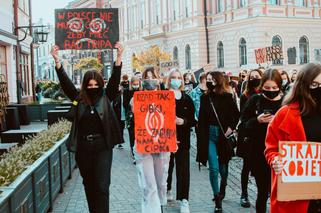 Radni z Tarnowa o protestach kobiet: „Rozwydrzone zachowanie, chamstwo i bolszewizm” 