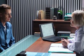 	M jak miłość odc. 1840. Paweł (Rafał Mroczek), lekarka (Joanna Pałucka)