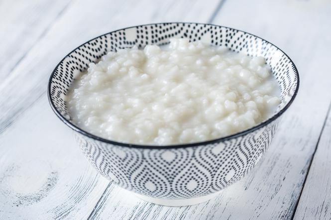 Chińskie congee - przepis bazowy na chiński kleik ryżowy. Jakie dodatki pasują do congee?