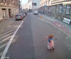 5-latka wbiegła przed autobus. Dramat w Bytomiu