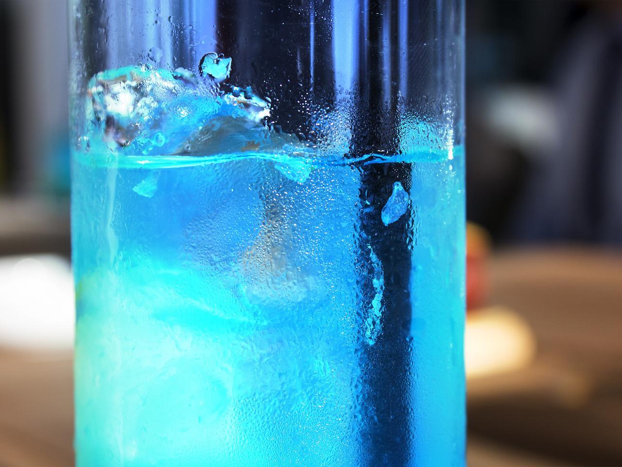  Sherry drink - napój orzeźwiający z dodatkiem blue curaçao
