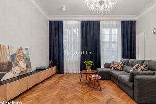 Tak wygląda mieszkanie Filipa Chajzera. Sprzedaje je za ponad 1,6 mln złotych!