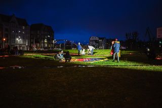 Gdańsk. Rocznica śmierci Pawła Adamowicza. Na pl. Solidarności zapłonęło Wielkie Serce [ZDJĘCIA]. 