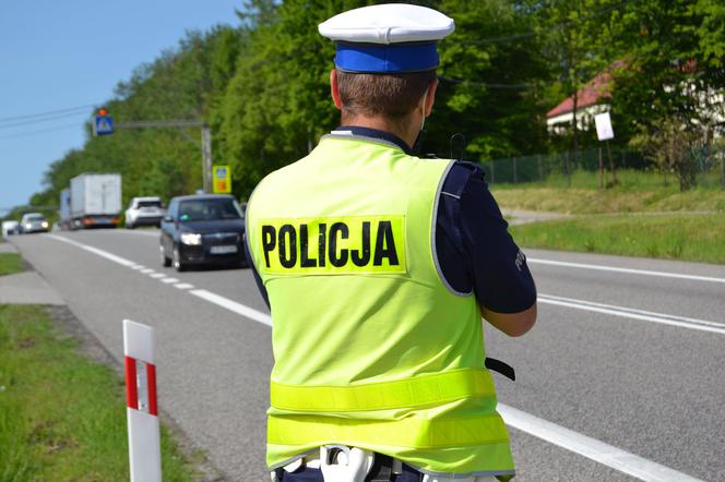 Pomagają,  ale też polują na piratów drogowych.  Długiego weekendu nie mają policjanci