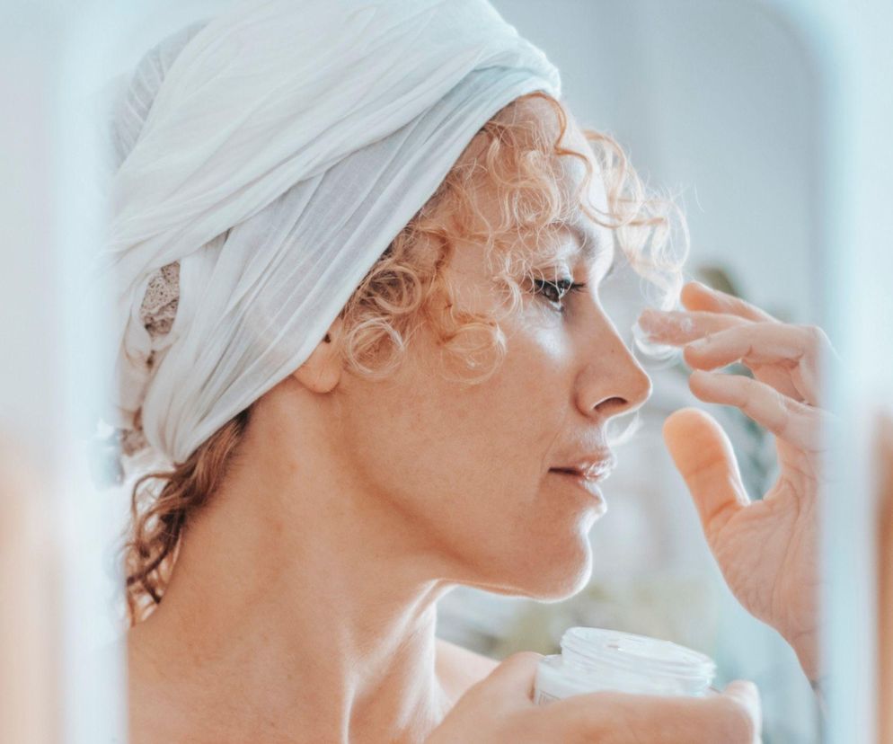 Najlepszy przyjaciel każdej 50-latki. Redukuje zmarszczki i kosztuje 10 zł