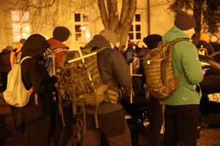 Kilka tysięcy osób w piątkowy wieczór wyruszyło z Lublina w 10. Ekstremalną Drogę Krzyżową