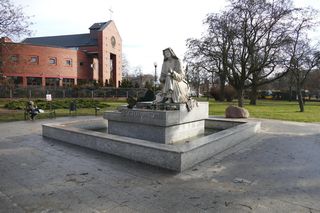 Sensacyjny zwrot w procesie o zabójstwo pod pomnikiem świętej. „Sąd popełnia przestępstwo”