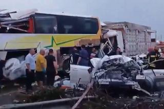 Dramat na południu Turcji! Dziesięć osób zginęło w wypadku na autostradzie