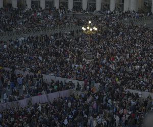 Z OSTATNIEJ CHWILI: Rozpoczęło się konklawe 2025 – kardynałowie złożyli przysięgę w Kaplicy Sykstyńskiej