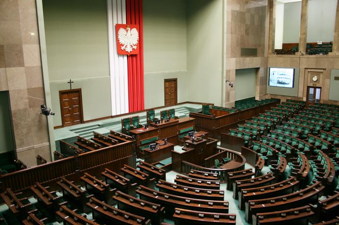 Będą pracować do 70. roku życia. Sejm przyjął kontrowersyjną ustawę