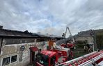 Pożar w Kunowie. Dwie osoby w szpitalu, 19 ewakuowanych. Co się stało?
