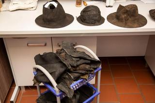 W Gdańsku odkryto 24 kapelusze  przypominające czapki rybackie. Mogą pochodzić nawet z XIX wieku        