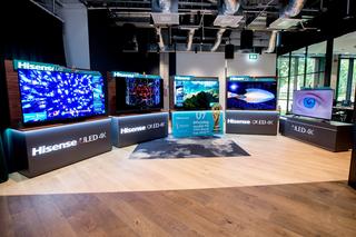 Hisense prezentuje pełną gamę technologii na premierze najnowszej linii telewizorów na 2022 rok