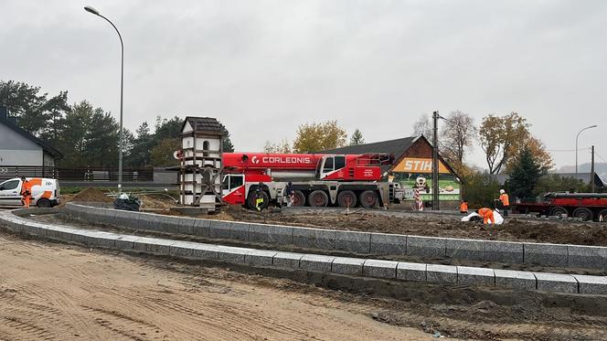 Przenieśli kapliczkę w Koleczkowie. Święta figura ważyła 17 ton!