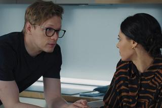 M jak miłość odc. 1748. Radek (Philippe Tłokiński), Iza (Adriana Kalska)