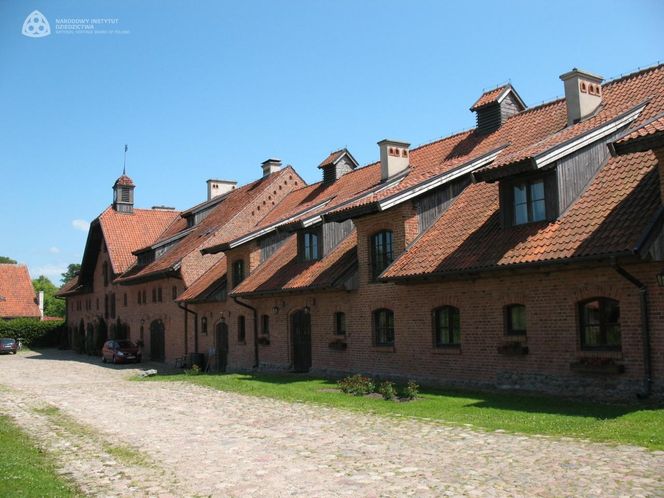 Ten pałac ma ponad 400 lat! Wyjątkowe miejsce na mapie woj. warmińsko-mazurskim