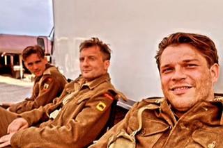 Czerwone maki. Thomas Kollarik (Janek w M jak miłość), Filip Gurłacz (Robert w M jak miłość), Arkadiusz Smoleński (Bartek w M jak miłość)