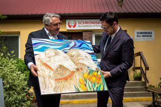 Naftowy gigant wspiera braci mniejszych z płockiego schroniska