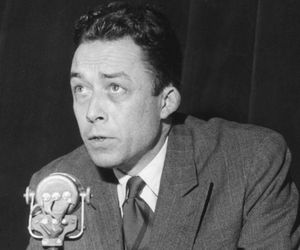 Dżuma - Albert Camus: streszczenie, opracowanie, problematyka, PODCAST