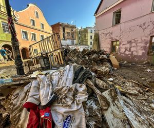  Powódź w Kłodzku. Ołtarze pływały w kilku metrowej wodzie. Ta powódź była najgorsza