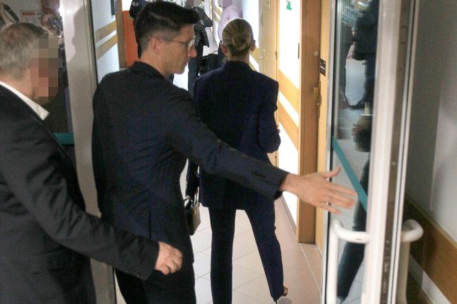 Anna Lewandowska w sądzie. Towarzyszył jej mąż