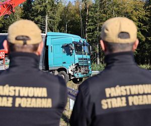 Ciężarówka zmiażdżyła auto nauki jazdy