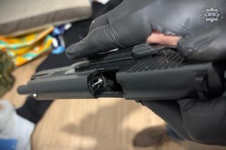 Policja rozbiła gang pseudokibiców ze Śląska. W tle handel narkotykami, przemyt i handel ludźmi