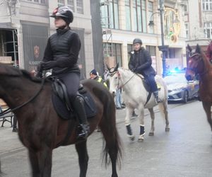 Wielka Szarża w centrum Łodzi. Oddziały konne przeszły przez Piotrkowską