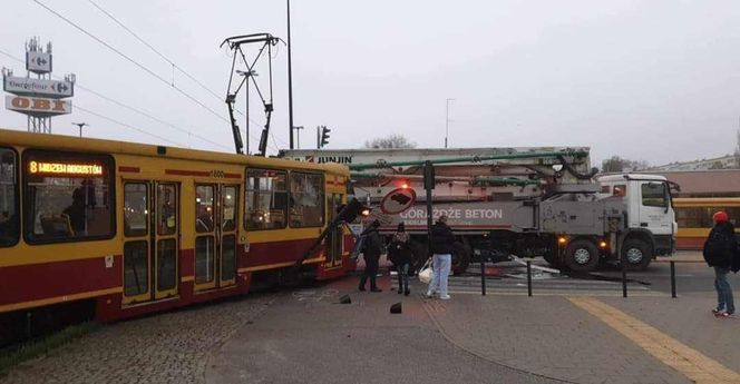 Wykolejenie tramwaju przy Aleksandrowskiej. Motornicza trafiła do szpitala