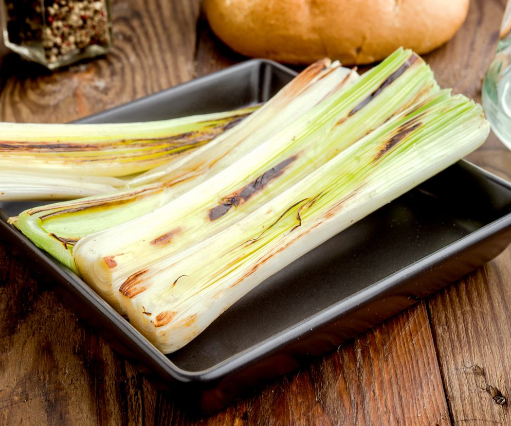 Pory pieczone z parmezanem: genialny dodatek do wszystkiego